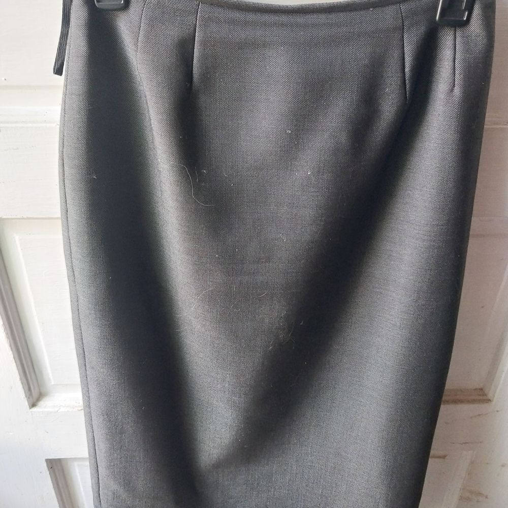 Elegant Black/White Pencil Skirt with Flattering Seaming & Back Slit